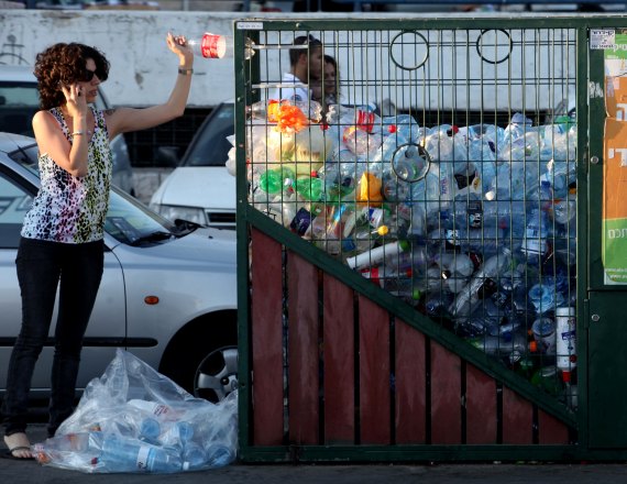 מתקן למיחזור בקבוקים
