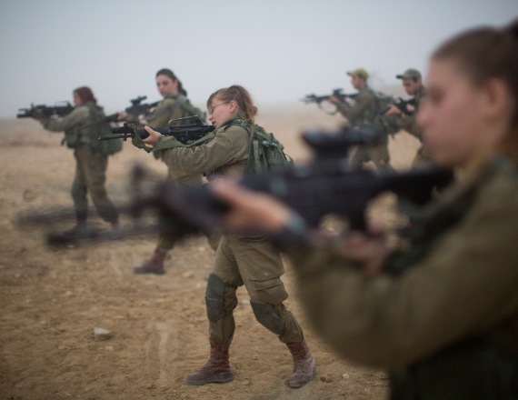 חיילות צה"ל באימון