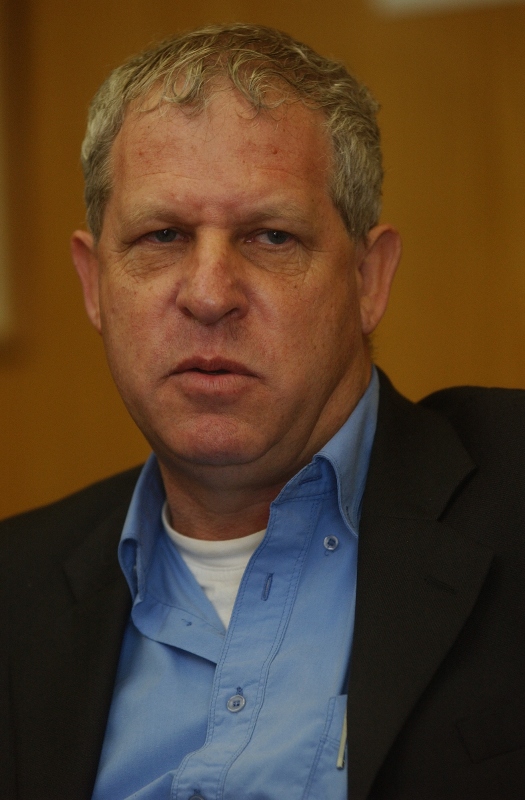 גיורא איילנד