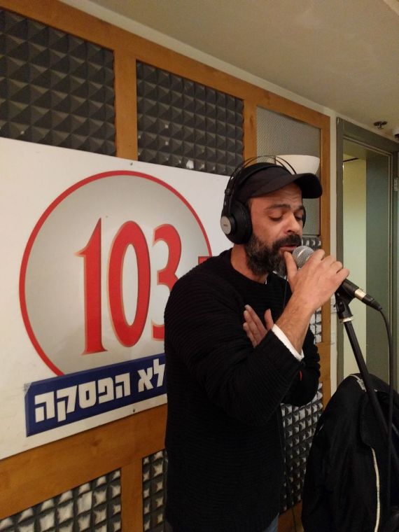 עמיר בניון מתארח באולפן