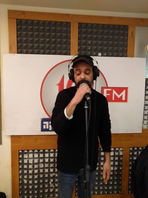 עמיר בניון מתארח באולפן