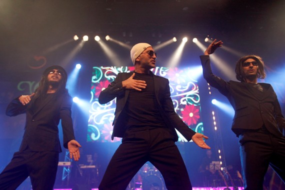 שלישיית מה קשור