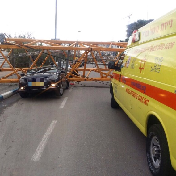 קריסת המנוף בבת ים