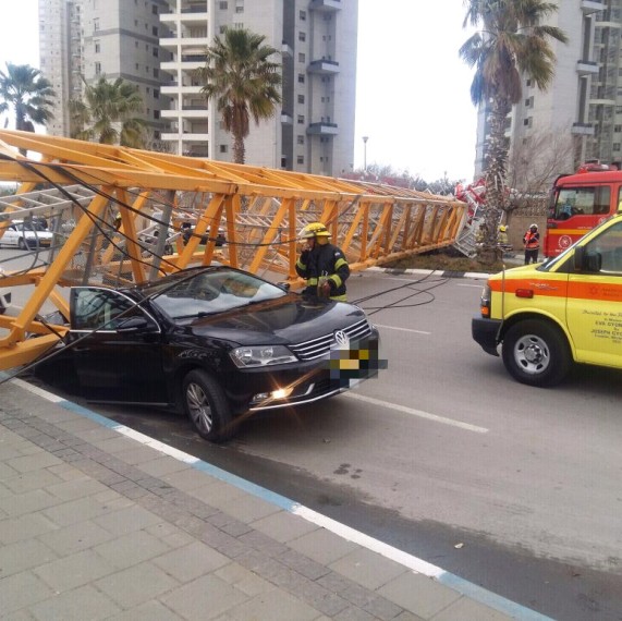 קריסת המנוף בבת ים