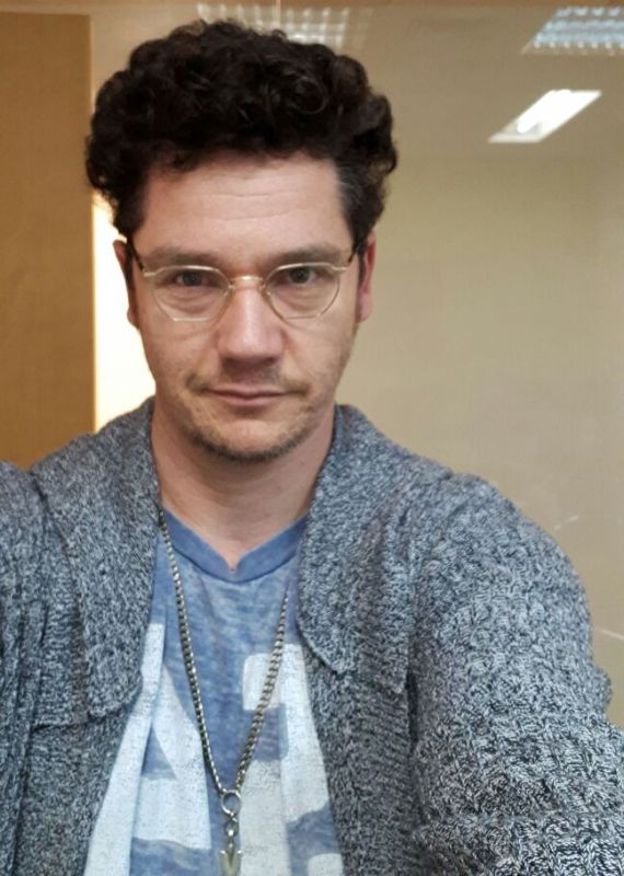 אבי גרייניק