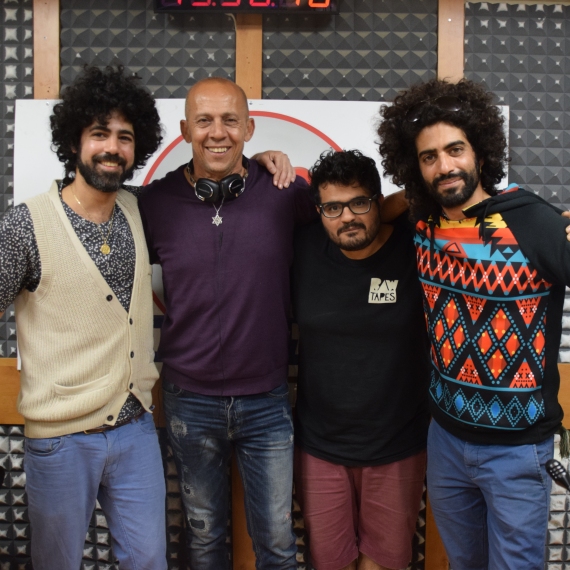 להקת 'רבע לאפריקה' באולפן