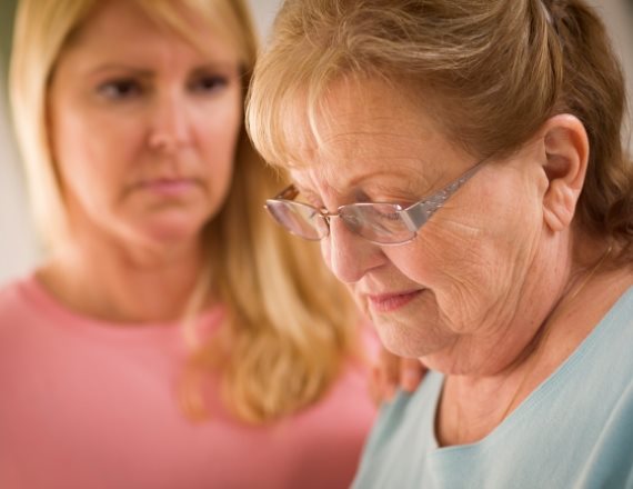 אשה ומבוגרת