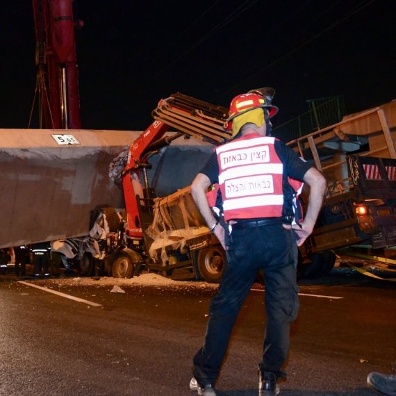 קריסת גשר בכביש 4