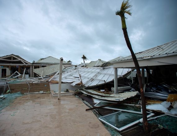 הוריקן 'אירמה' מכה בחופי האי סן מרטין