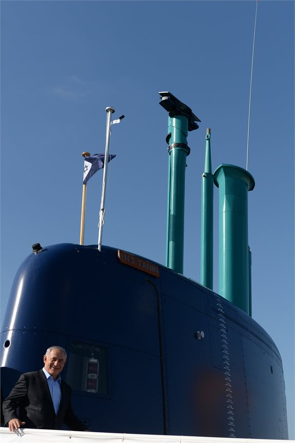 בנימין נתניהו על צוללת