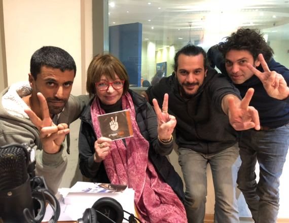 החצר האחורית ורבקה מיכאלי