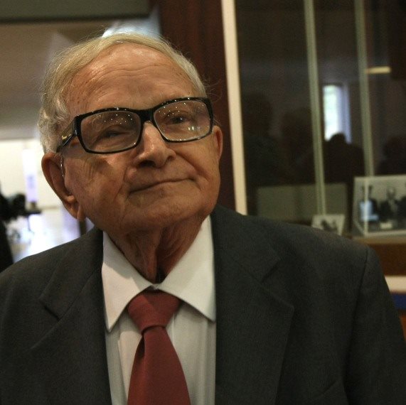 השר לשעבר רפי איתן