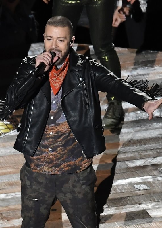 ג'סטין טימברלייק בהופעה בסופרבול