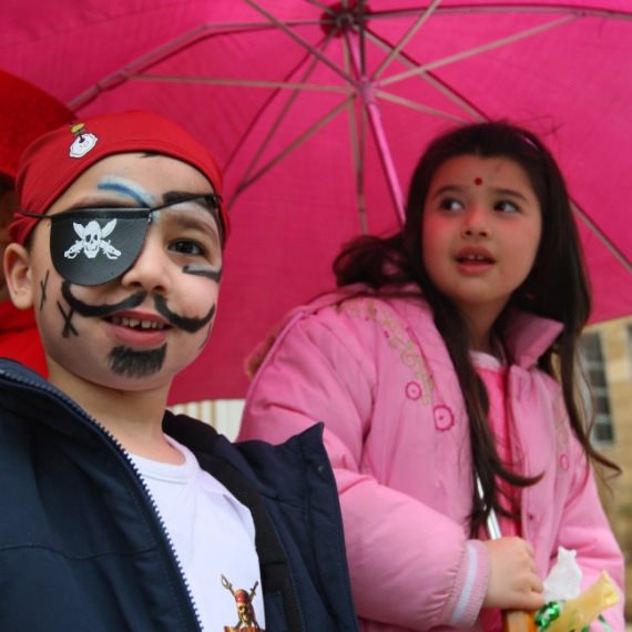 ילדים מחופשים