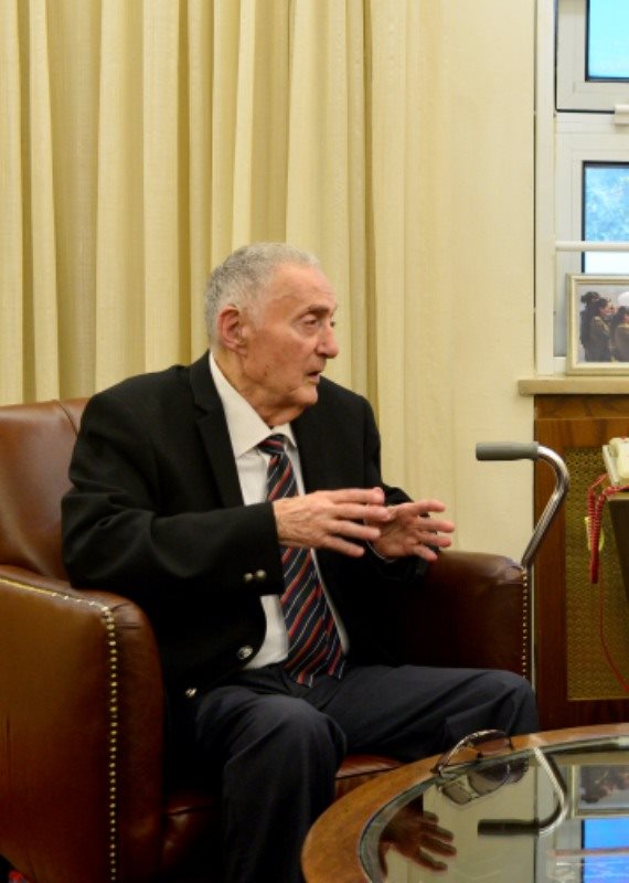 אורי לוברני