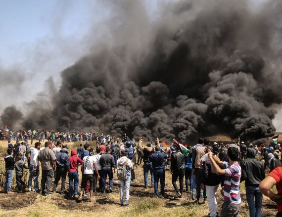 שריפת צמיגים ברצועת עזה