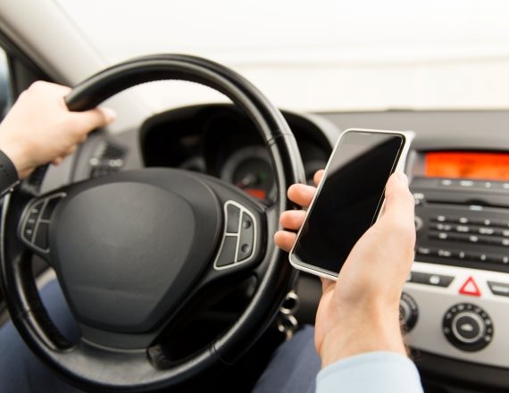 שליחת מיסרון בעת הנהיגה