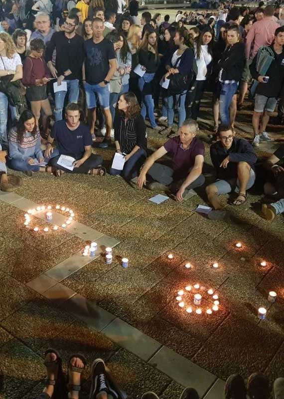 טקס זיכרון בכיכר רבין לנספי האסון בנחל צפית