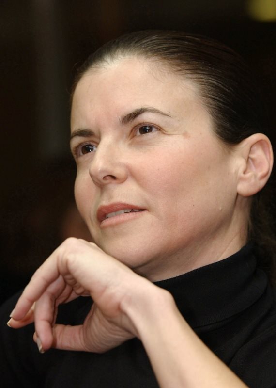 עפרה שטראוס