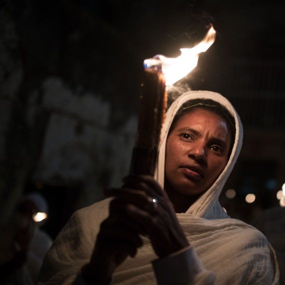 אתיופית אישה נר