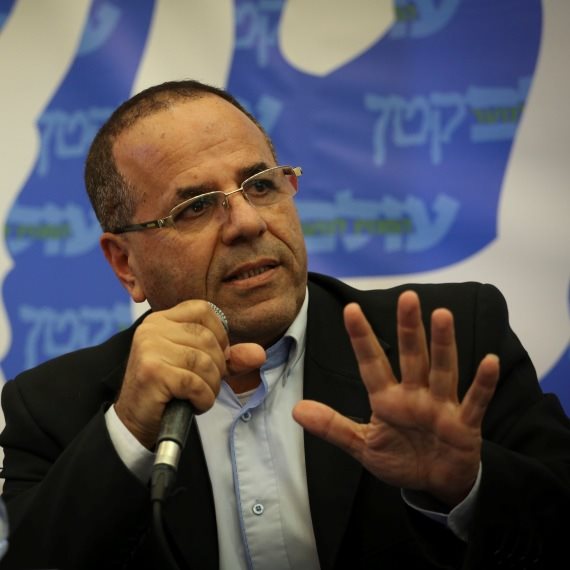 שר התקשורת איוב קרא