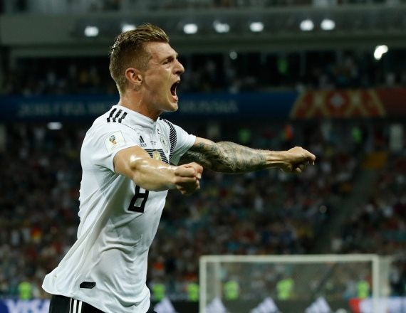 טוני קרוס במדי נבחרת גרמניה