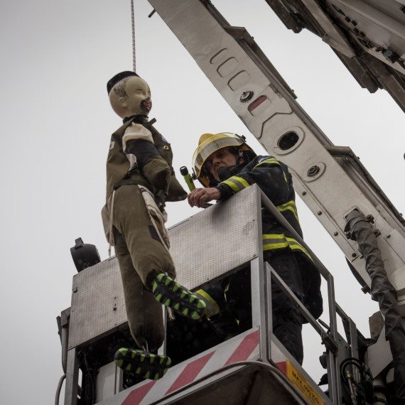 חרדים מפגינים נגד צה"ל