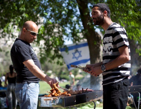 מה אפשר לאכול במקום צלעות טלה צלויות