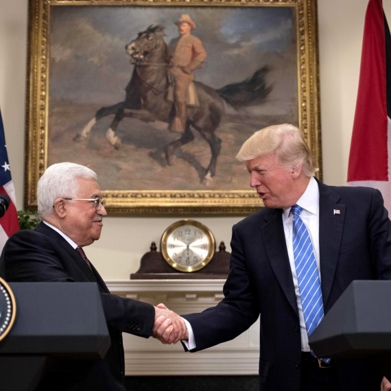 צילום ארכיון מזמנים טובים יותר בין טראמפ לאבו מאזן