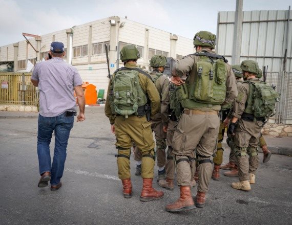 זירת הפיגוע באזור התעשייה ברקן