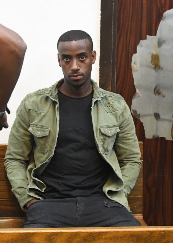 יצחק אספה בעת הארכת מעצרו