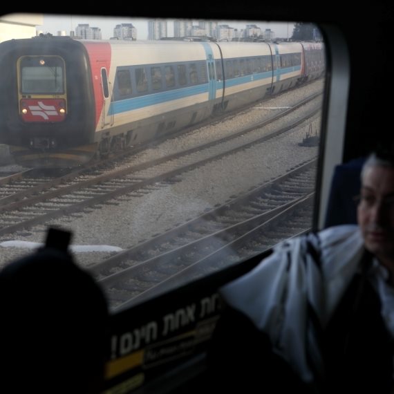 "אנשים קנו כרטיס ולא הצליחו לעלות לרכבת"