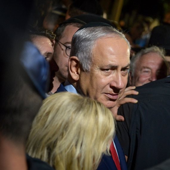 בנימין נתניהו בלוויתו של עו"ד יעקב וינרוט