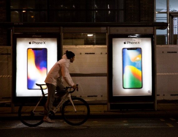 שלטי פרסומת לאייפון