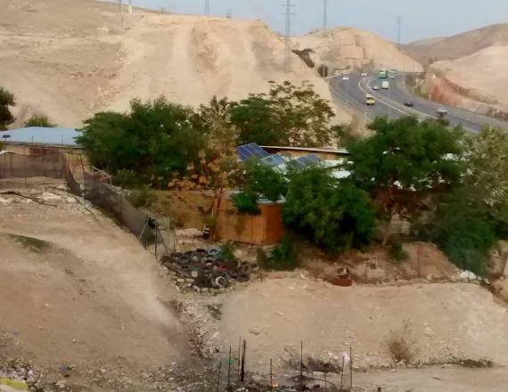 חאן אל אחמר