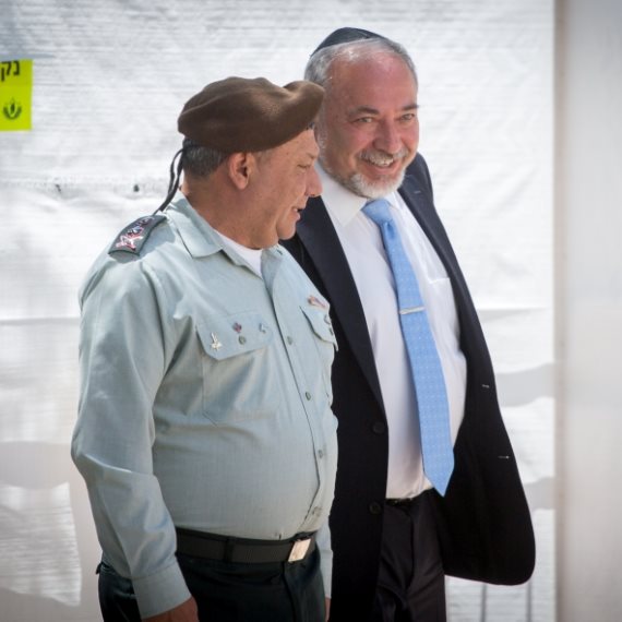 שר הביטחון אביגדור ליברמן והרמטכ"ל גדי איזנקוט