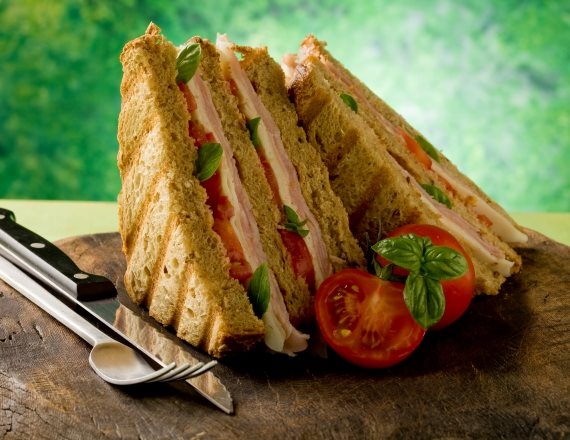 מה אפשר לאכול במקום טוסט מוצרלה?