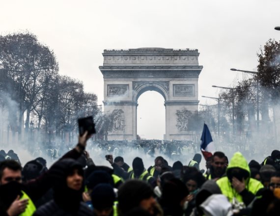 רבבות מוחים ברחובות פריז