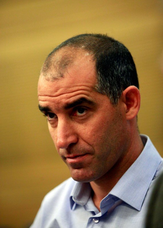 איציק קורנפיין