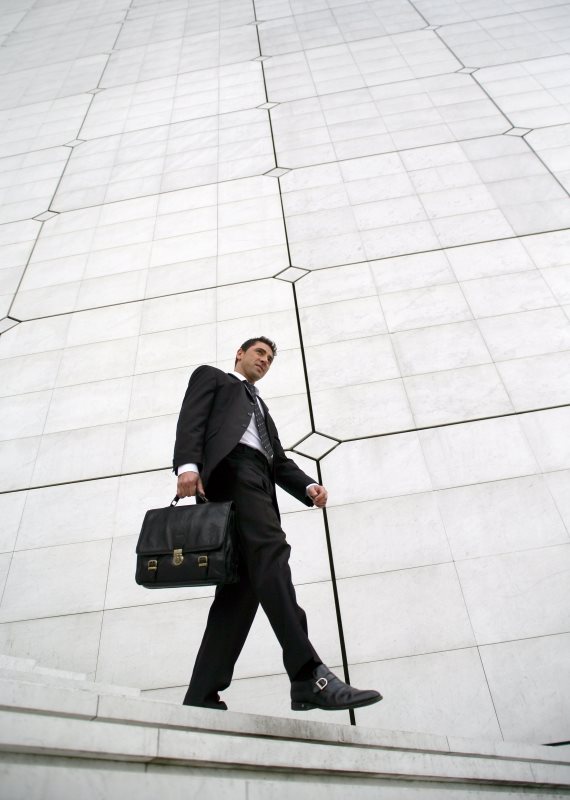 אין עו"ד מלבדו