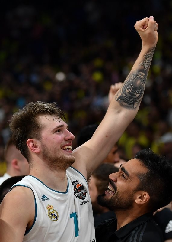 לוקה דונצ'יץ' במדי ריאל מדריד