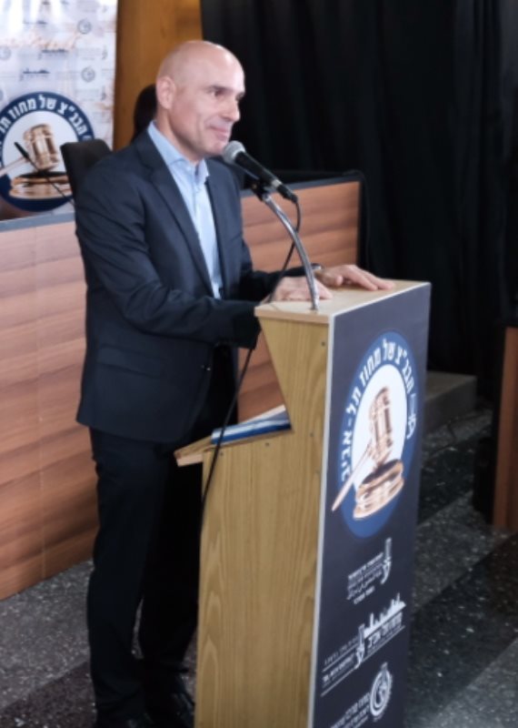 עו"ד אפי נוה