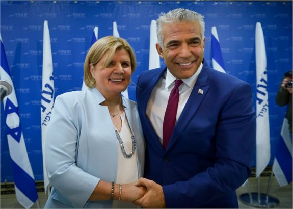 יאיר לפיד ואורנה ברביבאי