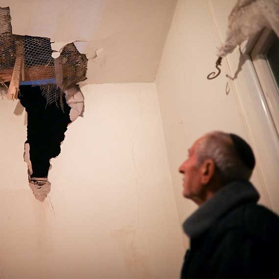 פגיעה ישירה בבית בשדרות, הערב