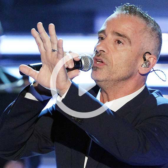 בקרוב אצלנו. ארוס רמזוטי בהופעה