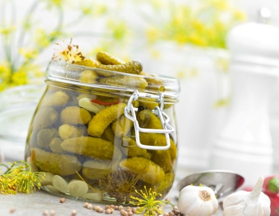 בחומץ או במלח?