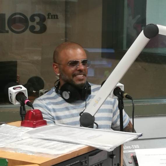 אייל גולן בא לאולפן