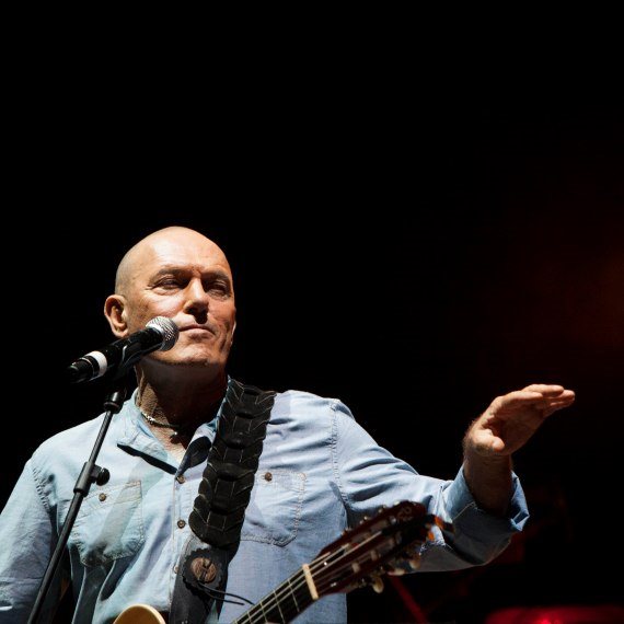 הזמר שלומי שבת