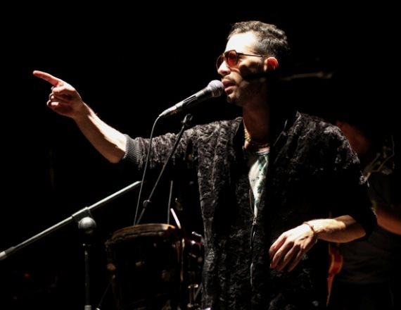 ג'ירפה רחבת זרועות