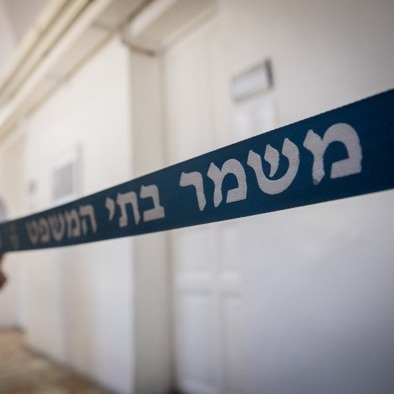 "למה כולם מגנים על בתי המשפט?"